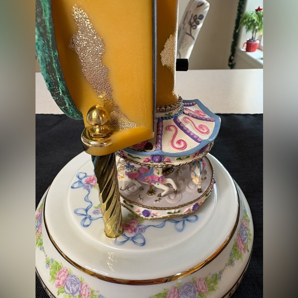 Price Drop🔥🔥Franklin Mint”The Carousel Anniversary Clock” A Collectible Item - Picture 8 of 13